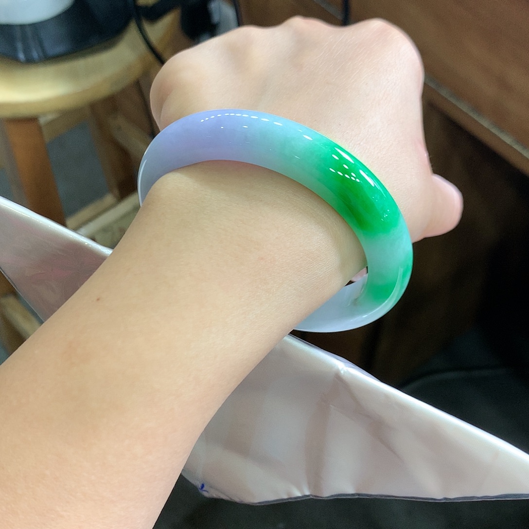 翡翠未镶嵌手镯21号冰春彩 高货大漏！