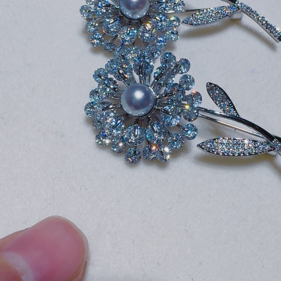 海水珍珠胸饰银S925镶嵌168一枚