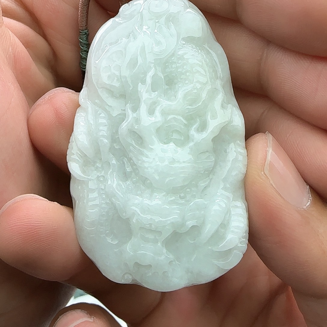 翡翠颈饰未镶嵌阿*翡翠