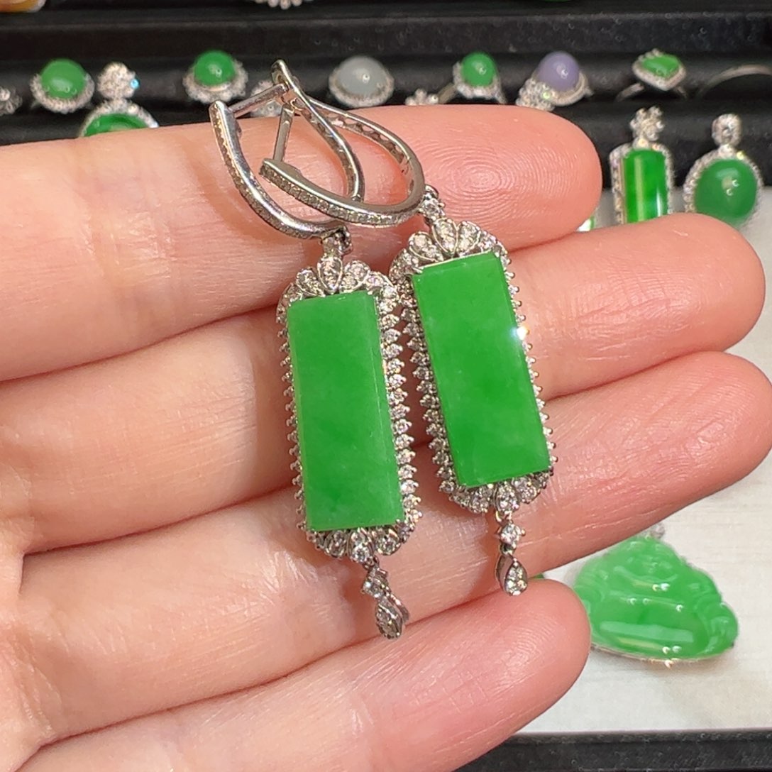 翡翠吊坠(不含链)18K金镶嵌耳饰