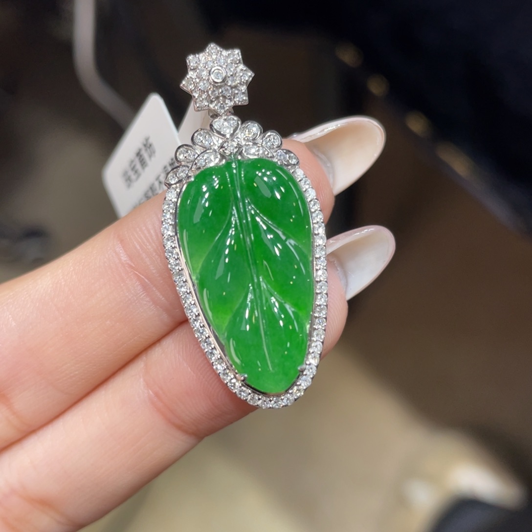 翡翠颈饰18K金镶嵌天然缅甸翡翠a货
