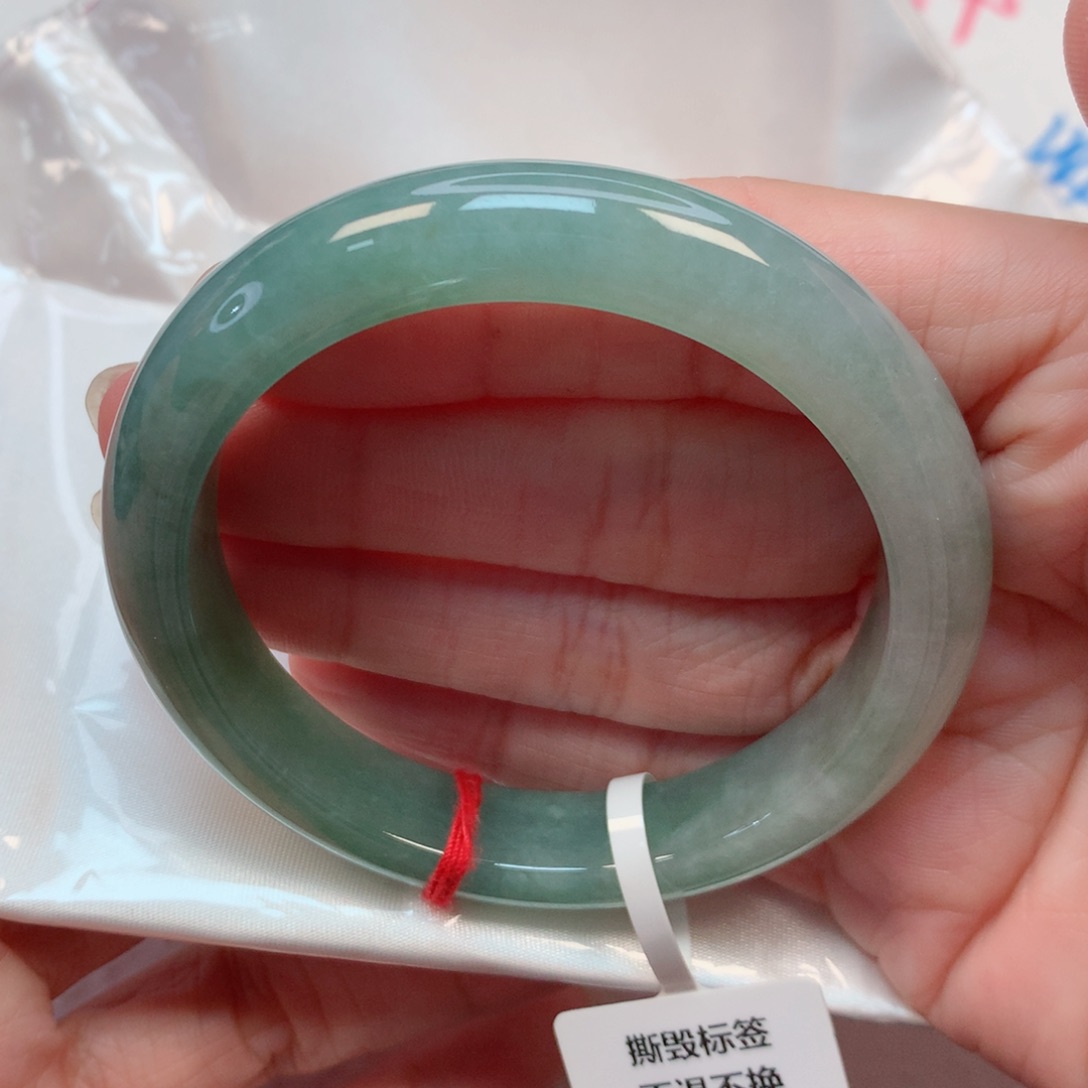 翡翠手镯未镶嵌54.5圈 油青底