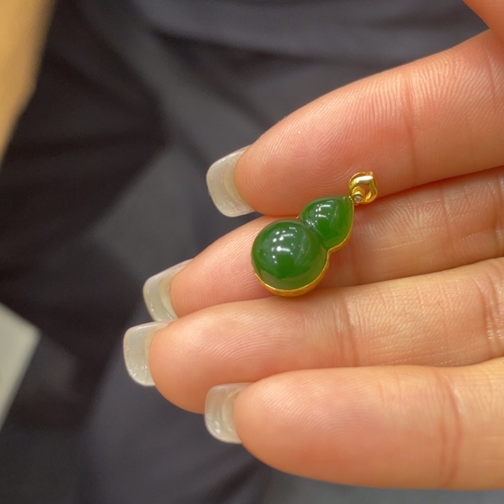 风***和田玉18K金镶嵌颈饰