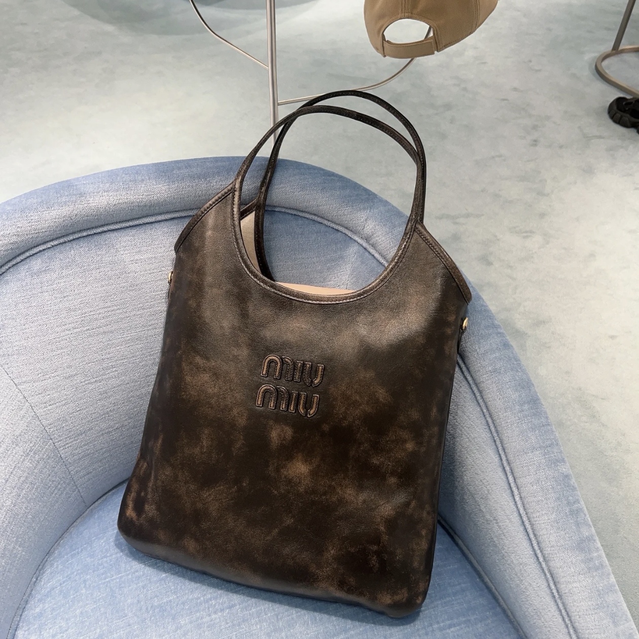 全新未使用 MIU MIU/缪缪 蔚蓝/复古做旧色 ivy 托特包