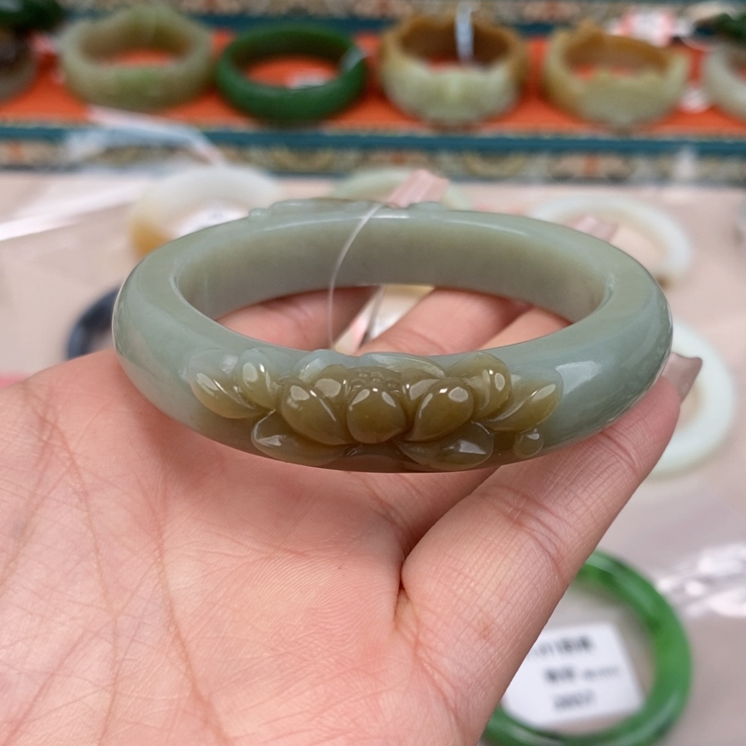 小***w和田玉未镶嵌手镯55.3