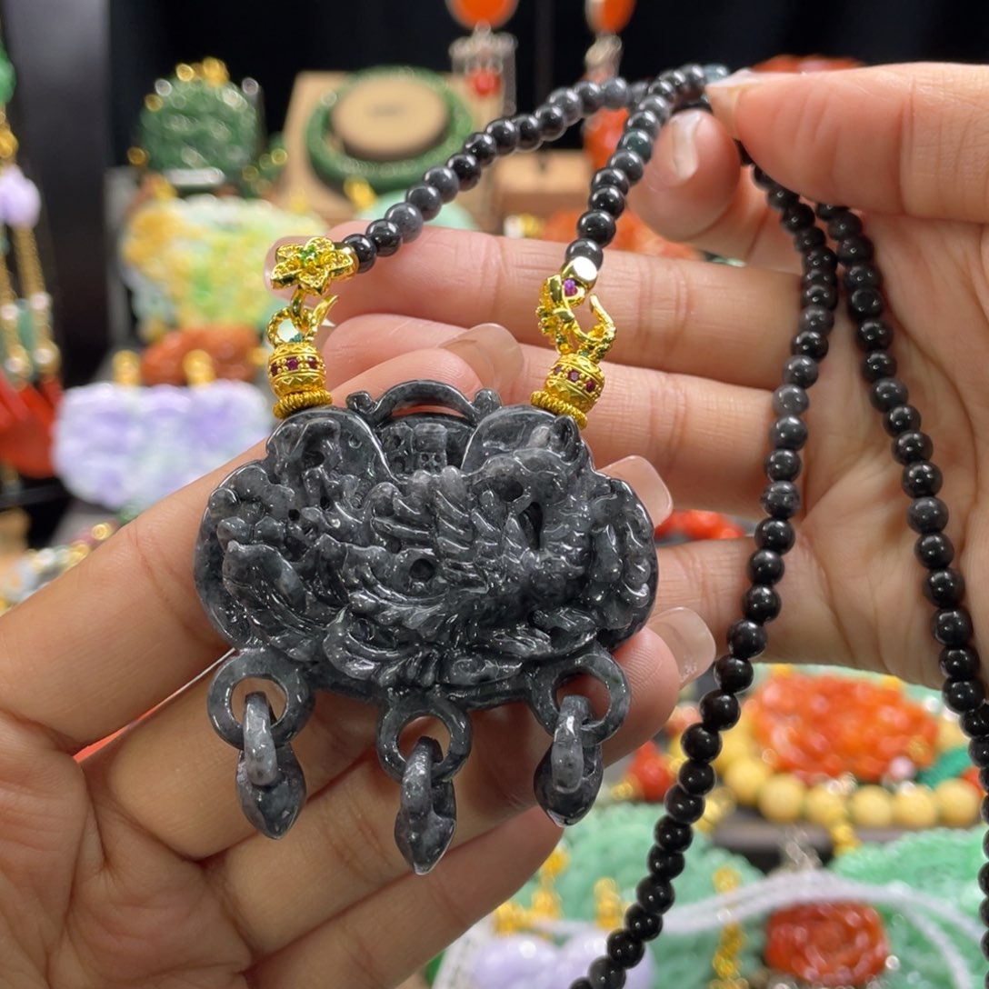 翡翠颈饰未镶嵌代编织