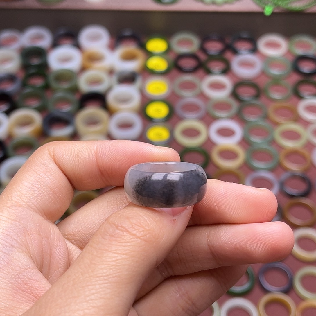 和田玉戒指未镶嵌17.1 一口墨 无鉴赏