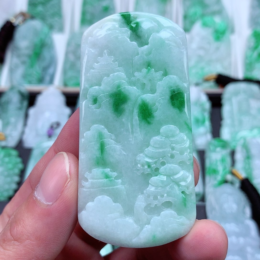 翡翠颈饰未镶嵌翡翠吊坠