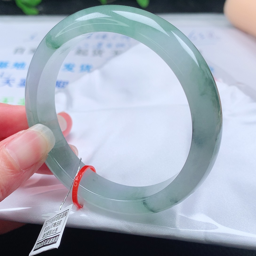 翡翠手镯未镶嵌58圈