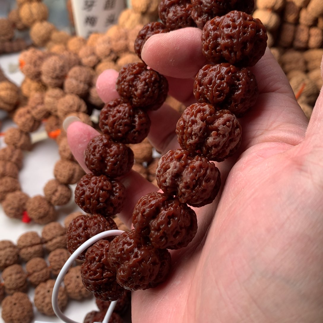 金刚菩提手串22梁飞碟梅花头货，要求高有超头