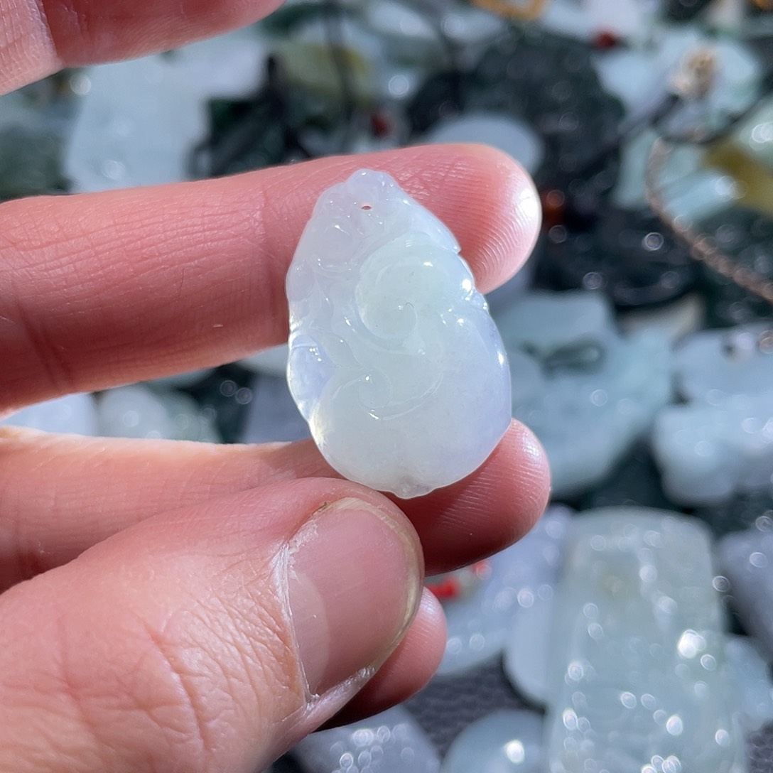 翡翠颈饰未镶嵌翡翠