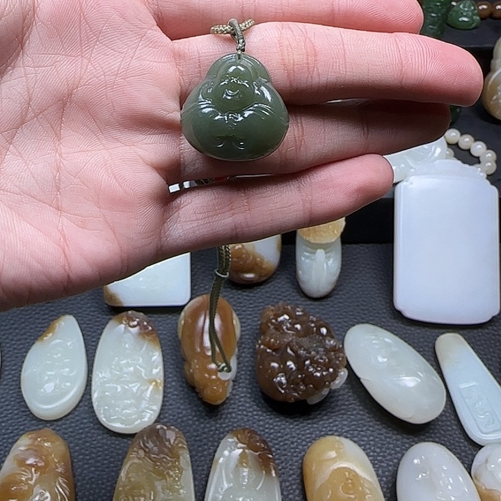 和田玉未镶嵌颈饰