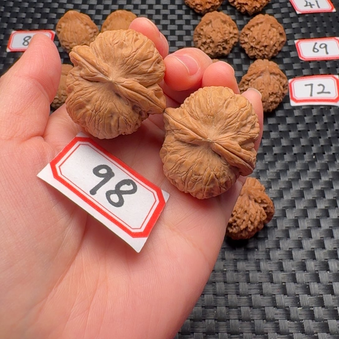 核桃把件全品元宝39尺