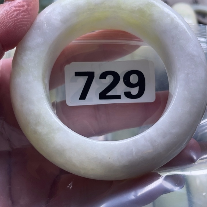 往***3蛇纹石玉未镶嵌手镯