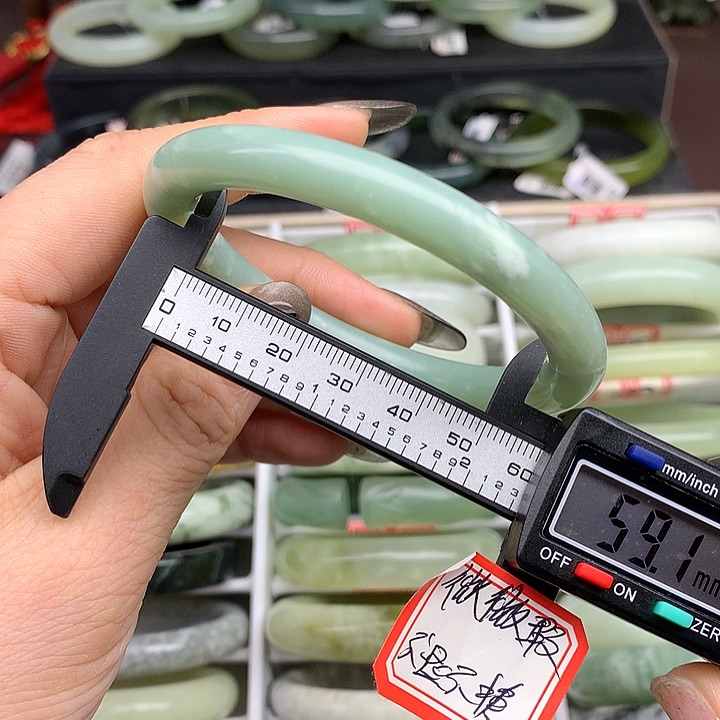 蛇纹石玉手镯未镶嵌723