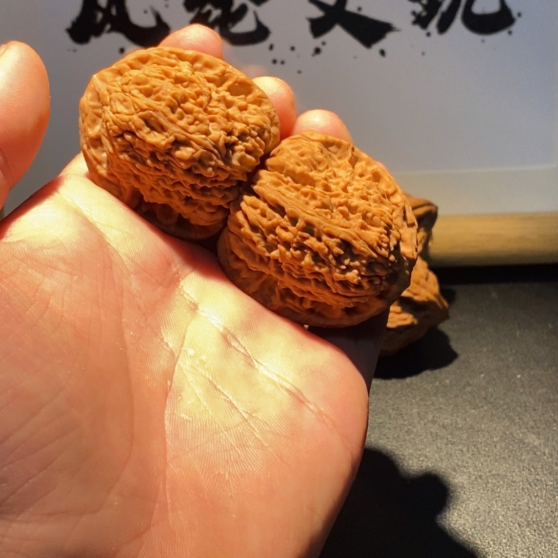 帅***的核桃手串/手链南疆石41拉丝