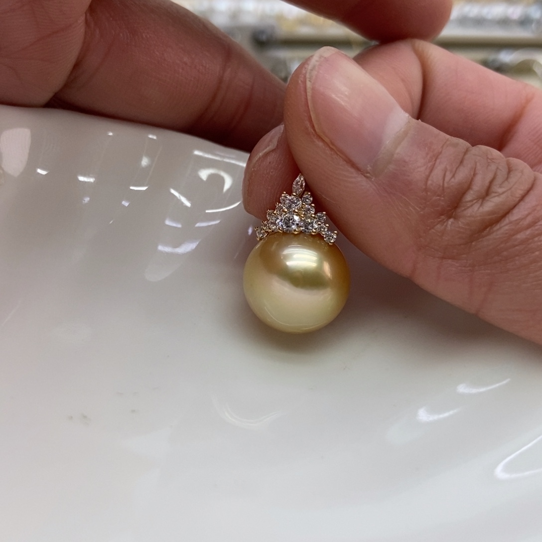 海水珍珠吊坠(不含链)18K金镶嵌
