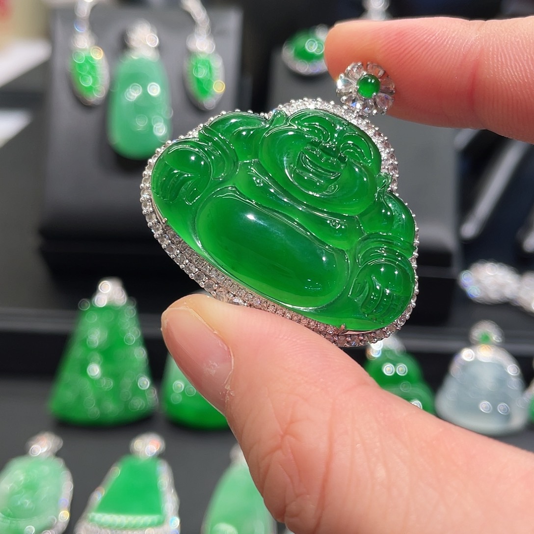 翡翠18K金镶嵌颈饰