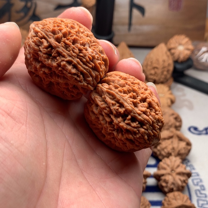 一***家桃核吊坠山地果大蒜头