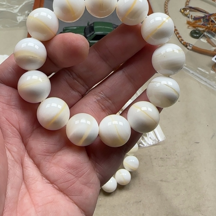 白玉菩提吊坠黄色359