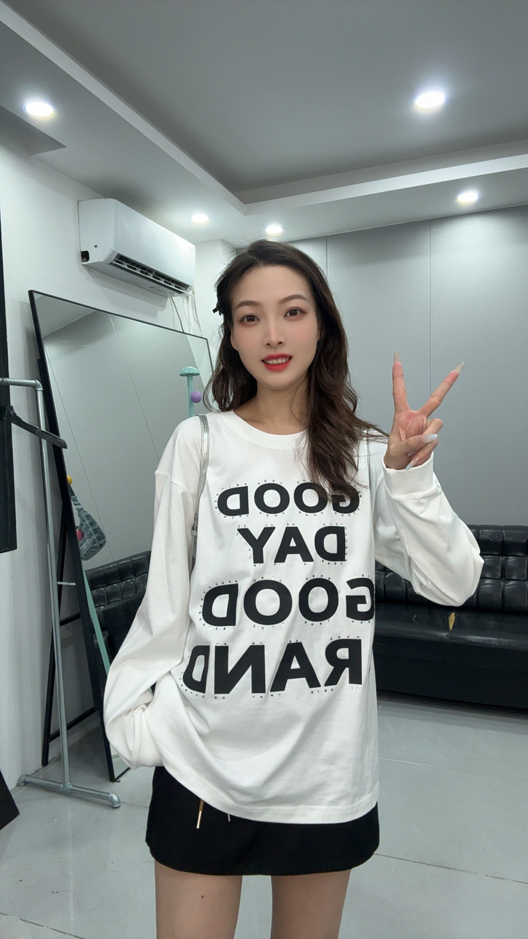 【LLZ321】圆领纯棉长袖烫钻GOOD上衣女T恤秋季休闲打底宽松ins百搭