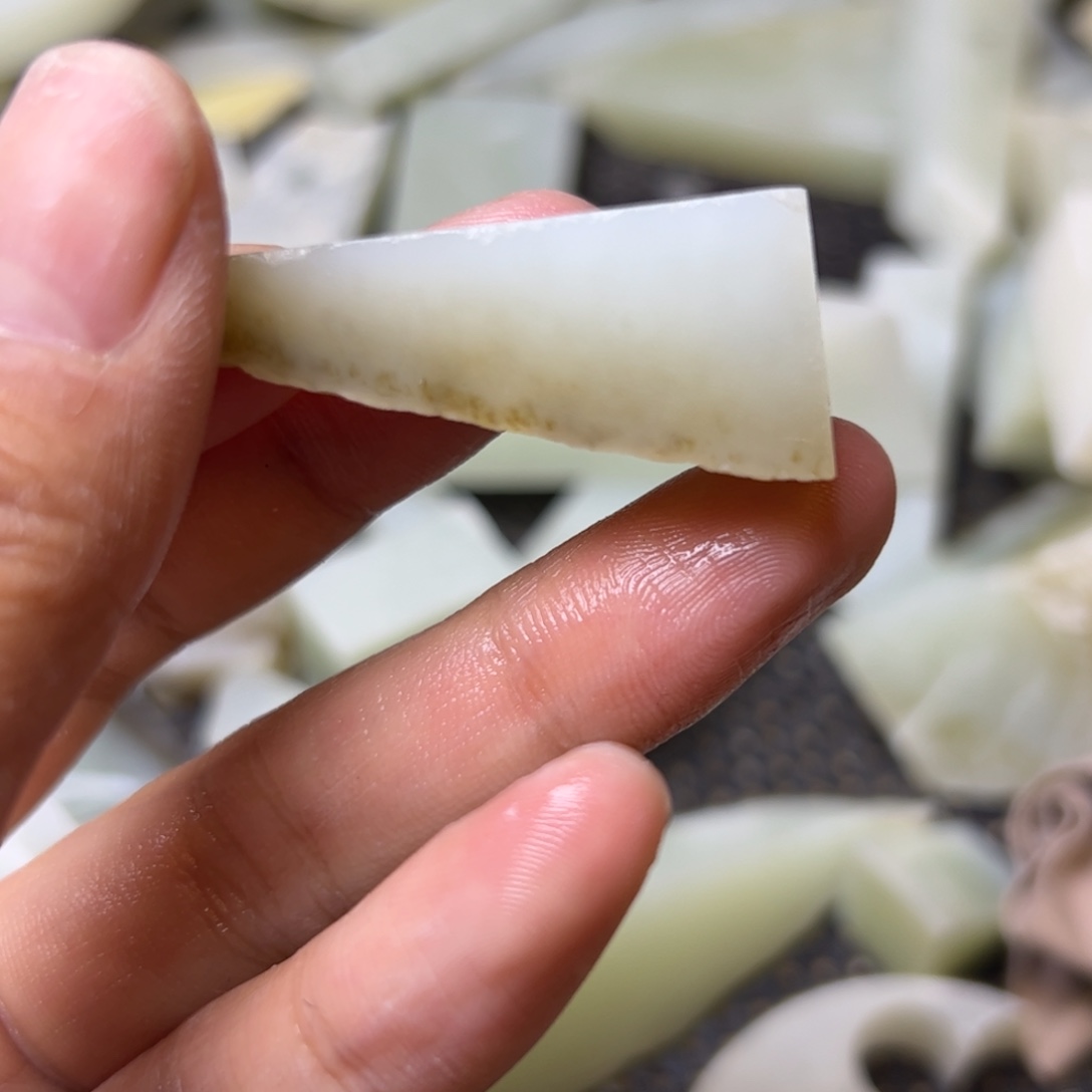 和田玉未镶嵌项链