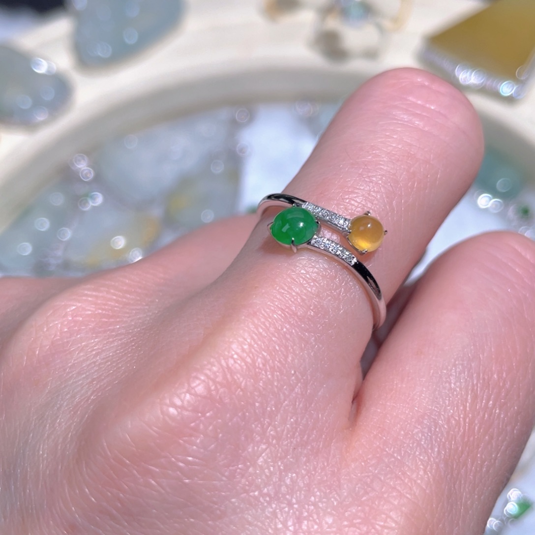 翡翠颈饰18K金镶嵌翡翠