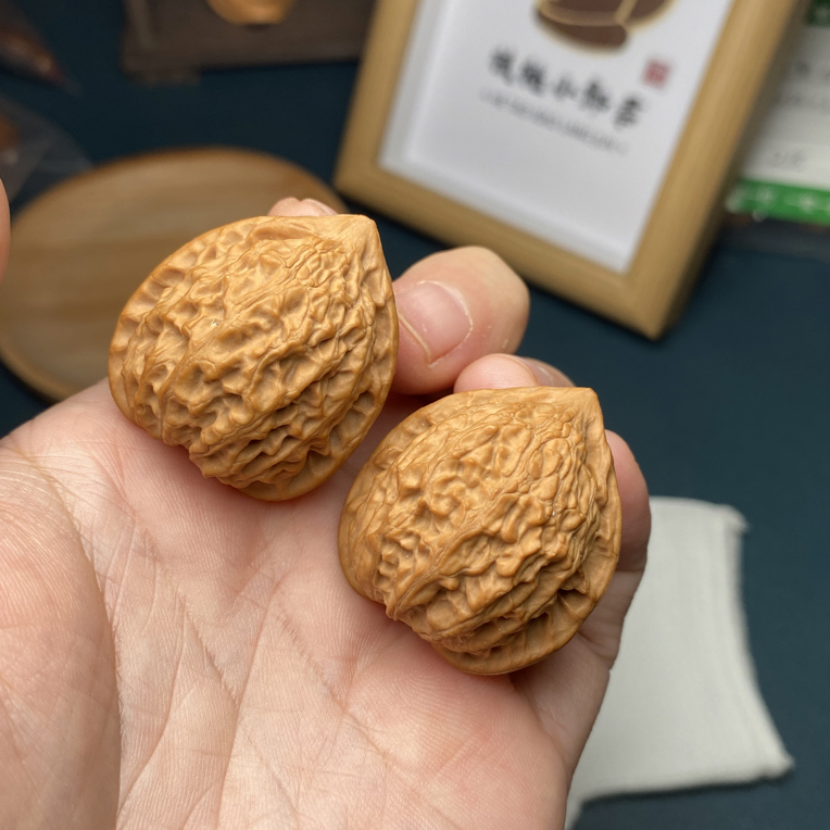 文玩核桃把件33金牛
