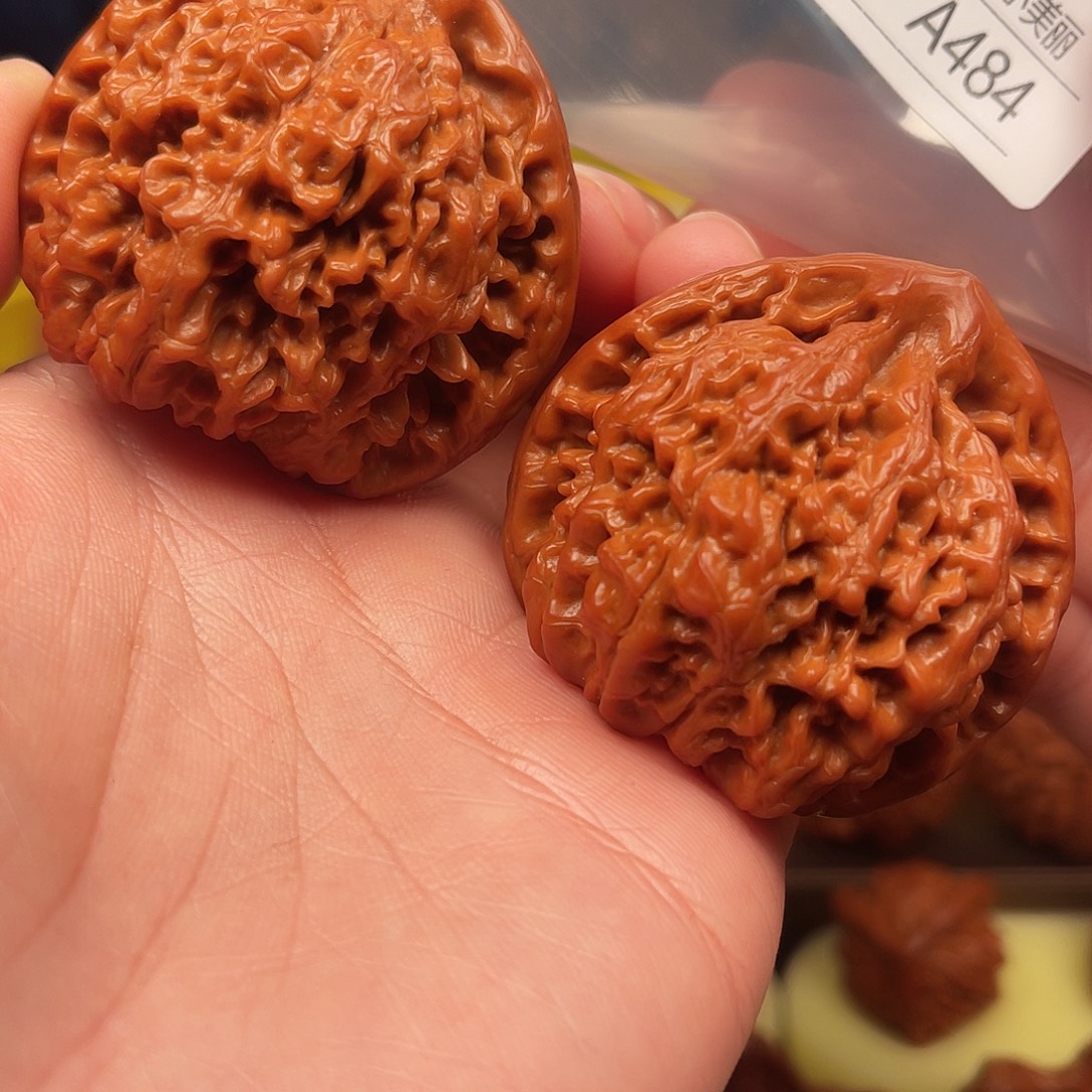 ****～桃核吊坠龙鼎官帽