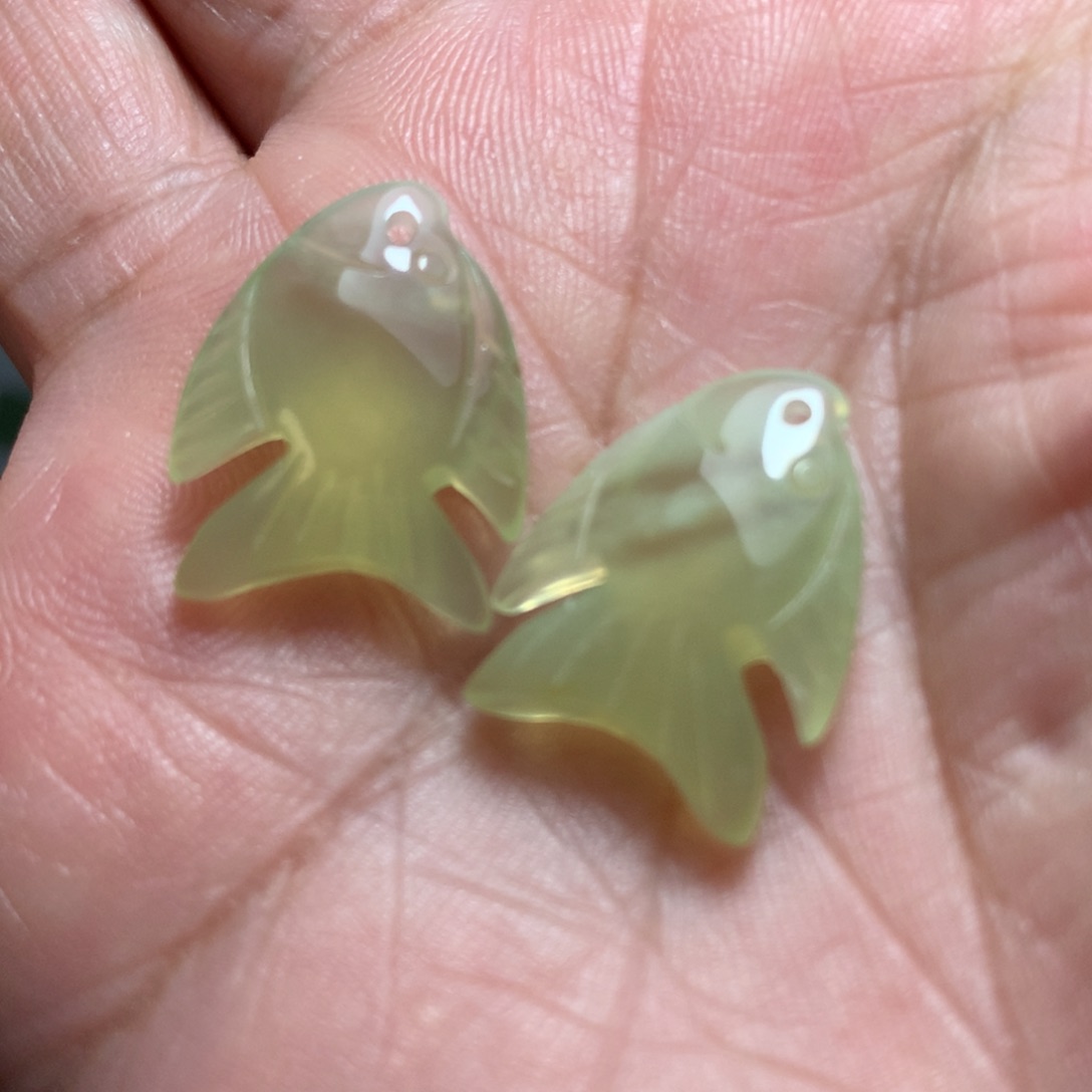 蛇纹石玉耳环未镶嵌