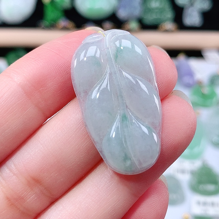 翡翠未镶嵌颈饰吊坠