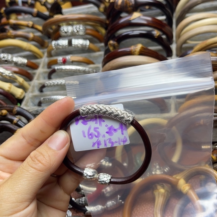 鸡翅木璟*我们在这里