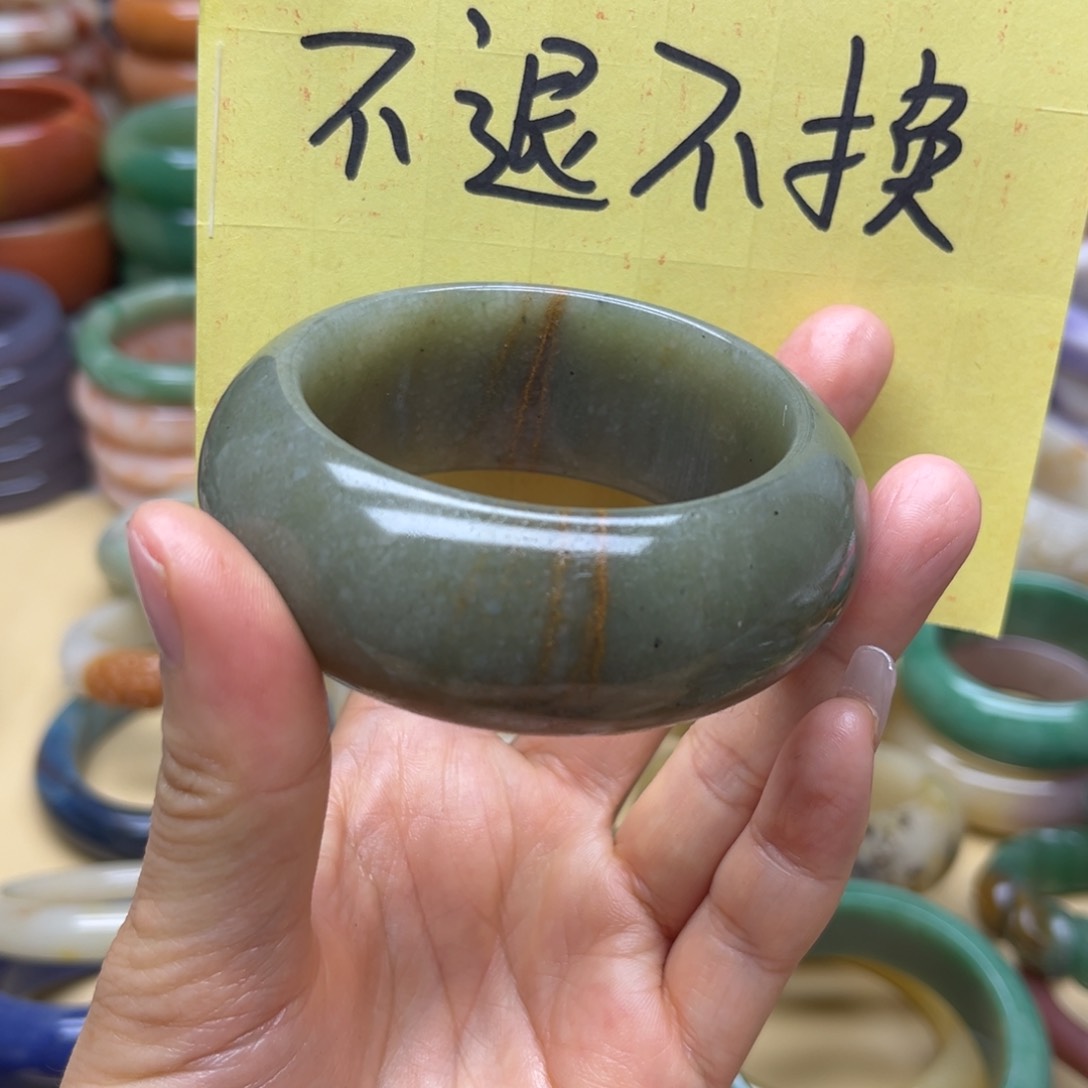 石英质玉手镯未镶嵌