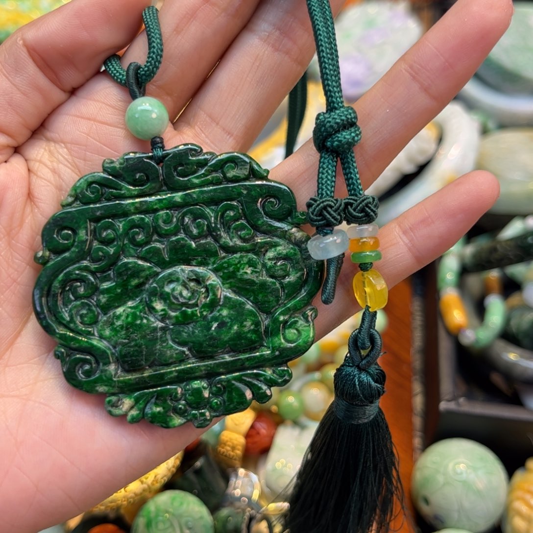 翡翠颈饰未镶嵌待编款