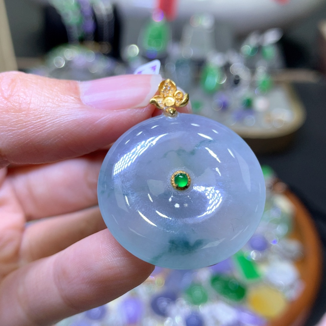 【闪购商品】翡翠颈饰18K金镶嵌翡翠吊坠项链