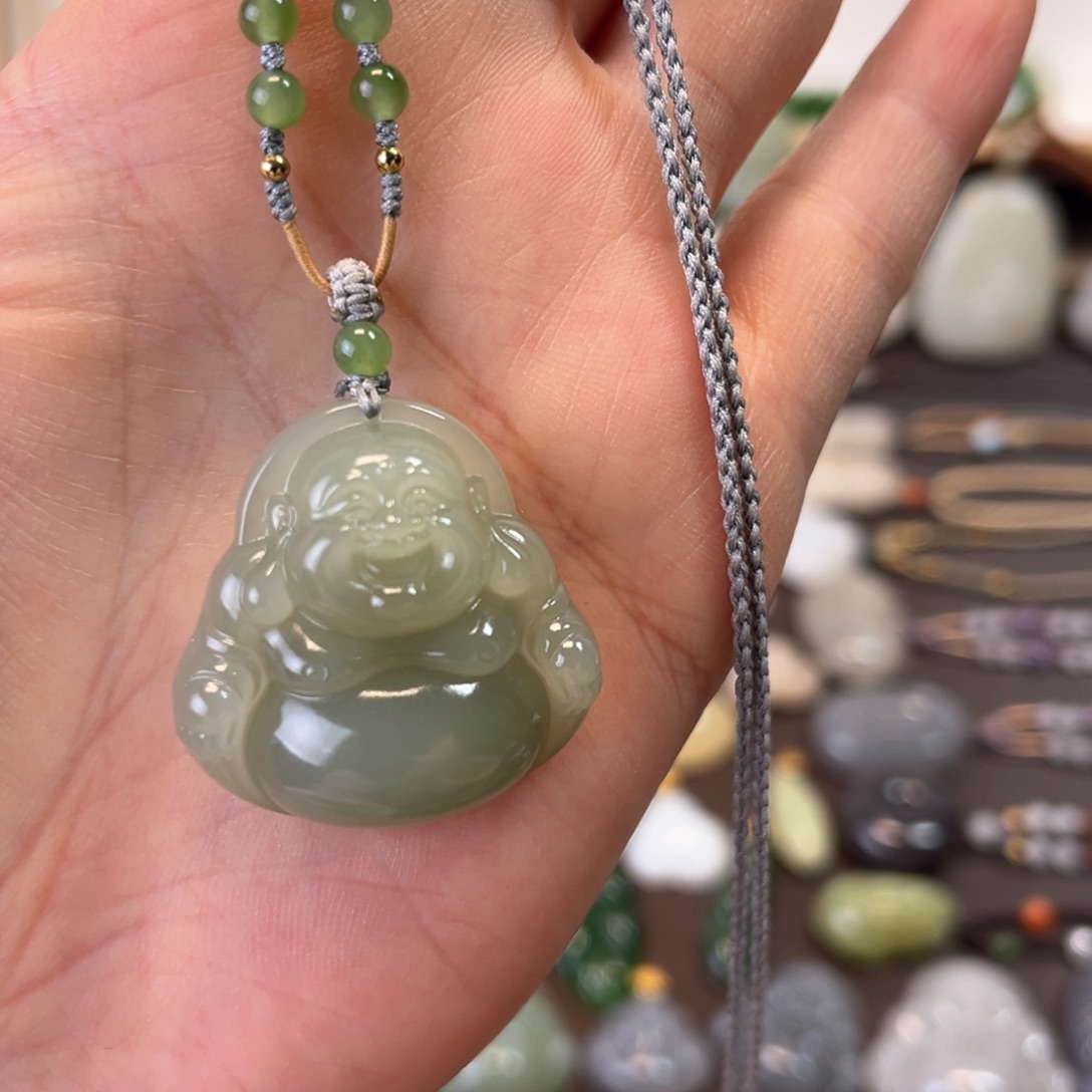 和田玉颈饰未镶嵌佛公