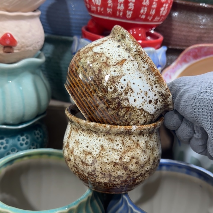 凑9块包邮，有孔，陶瓷花盆