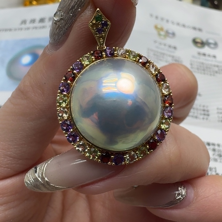 18K金镶嵌拼合珍珠（马贝珠）颈饰