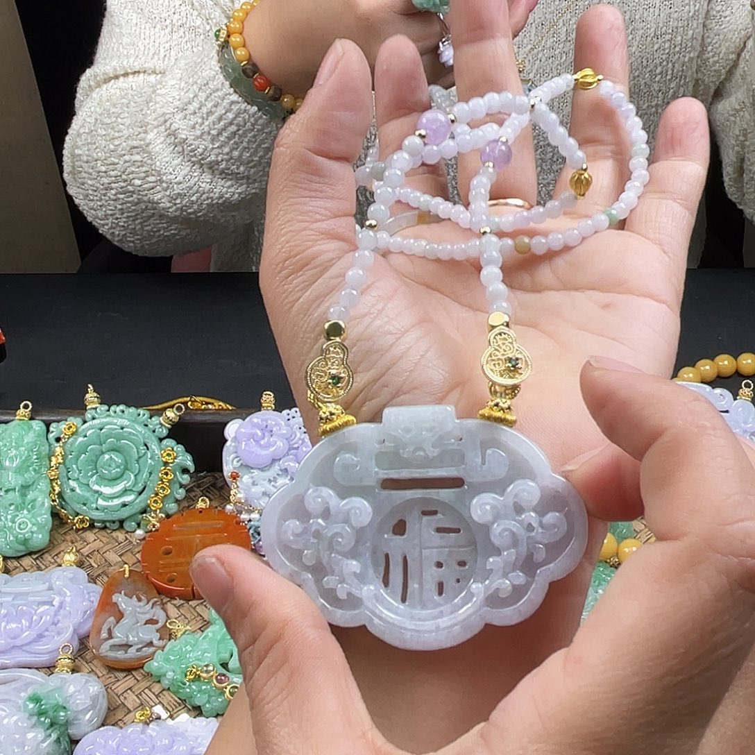 翡翠未镶嵌颈饰翡翠