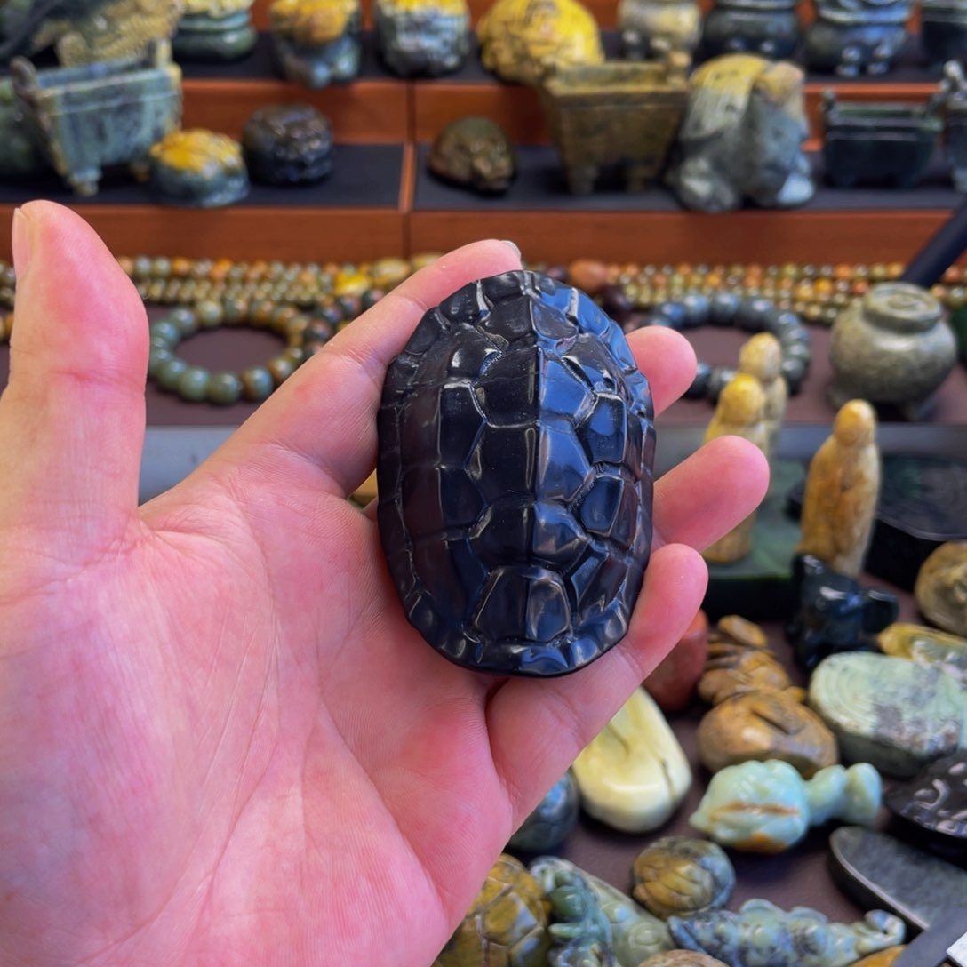 【闪购商品】未镶嵌岫岩河磨玉（透闪石质玉）挂件瑕疵