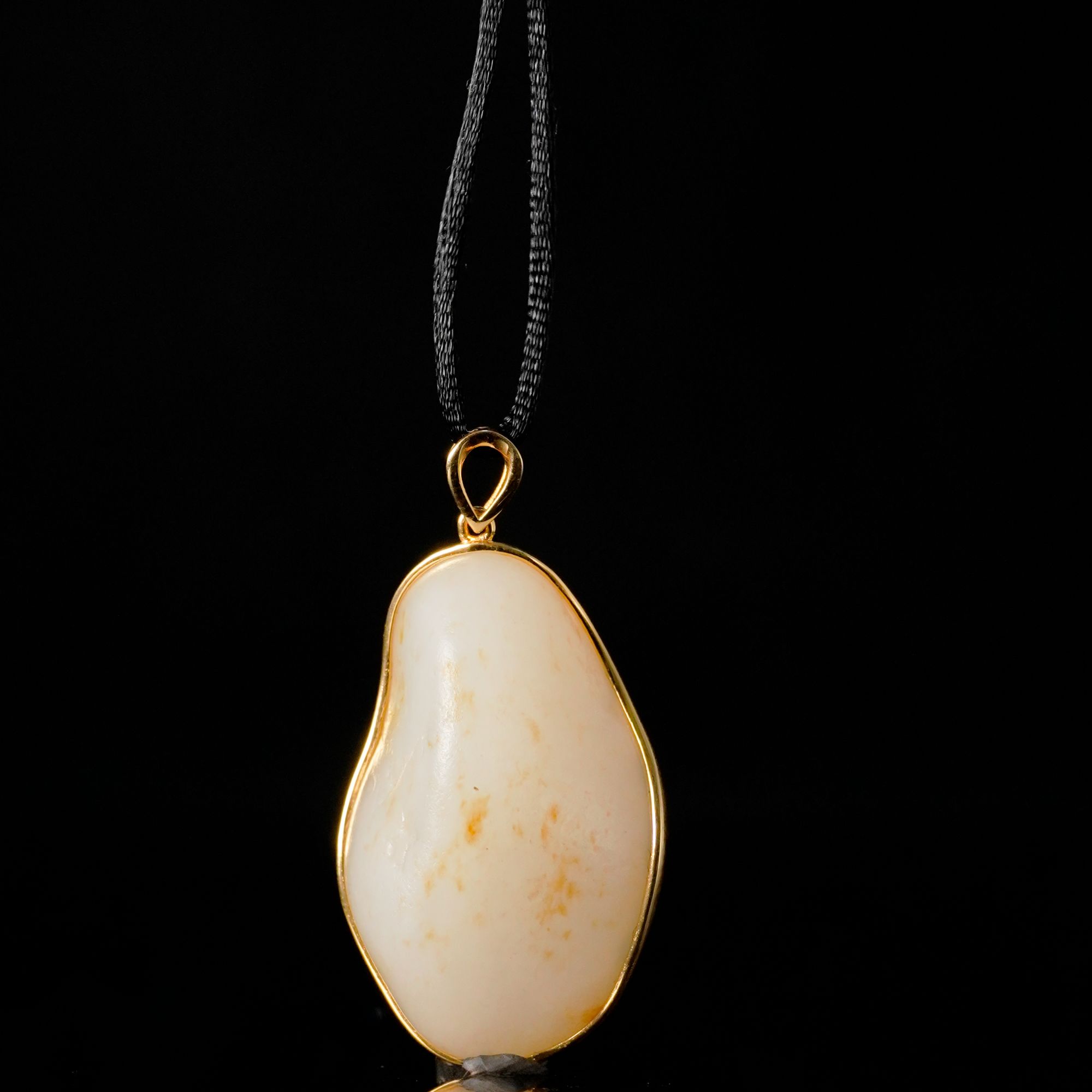 10.073克锁骨吊坠原石