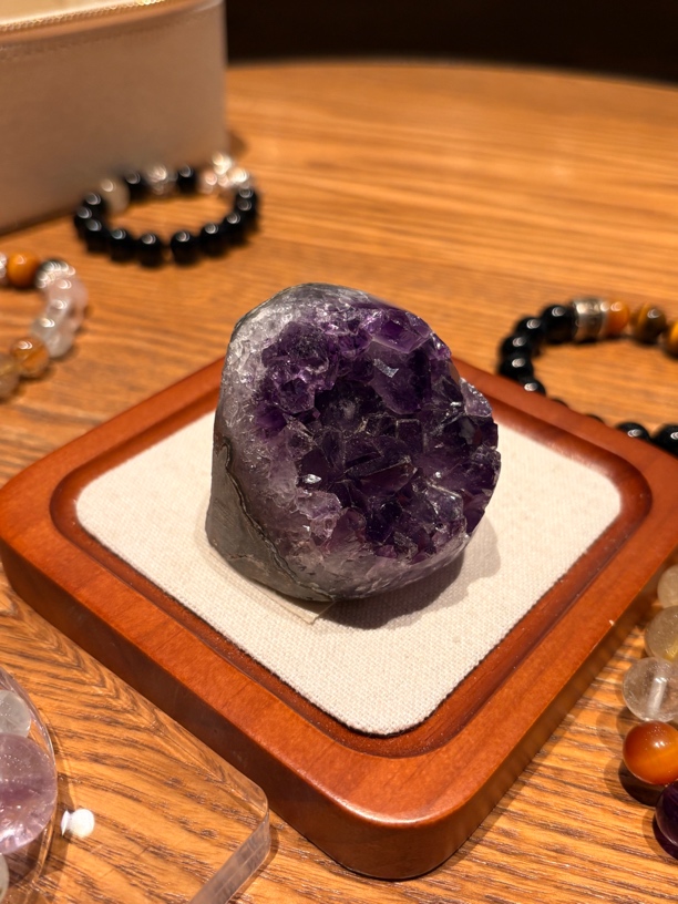 天然紫水晶洞（孤品）