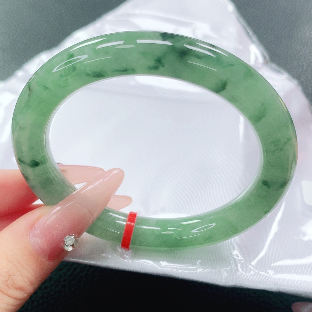 翡翠未镶嵌手镯54圈