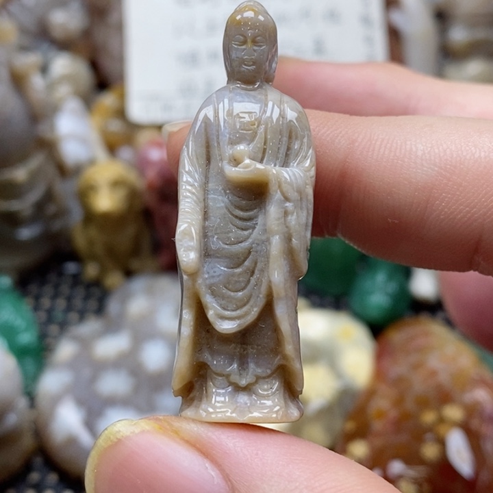 硅化珊瑚（珊瑚玉）颈饰未镶嵌