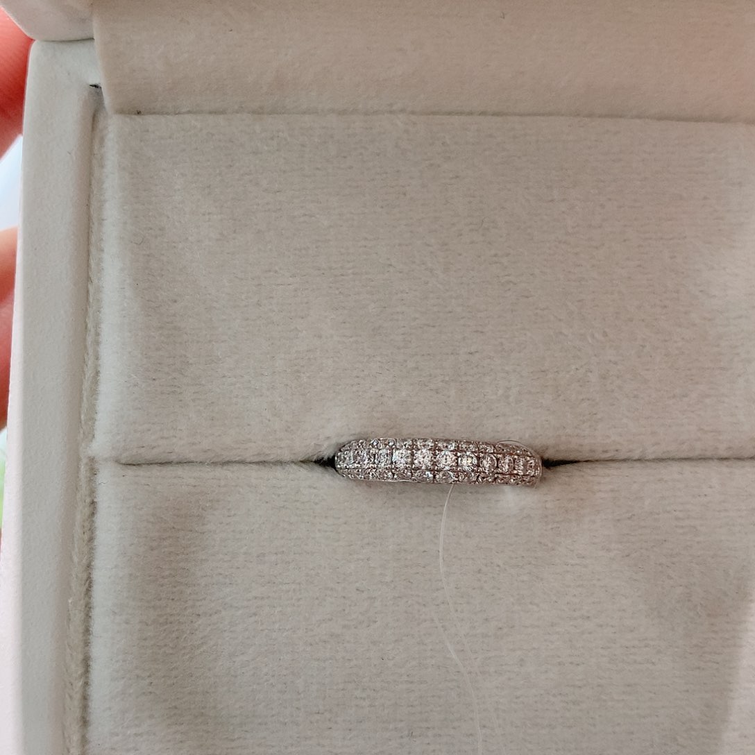 摩****18K金镶嵌实验室培育钻石13圈口