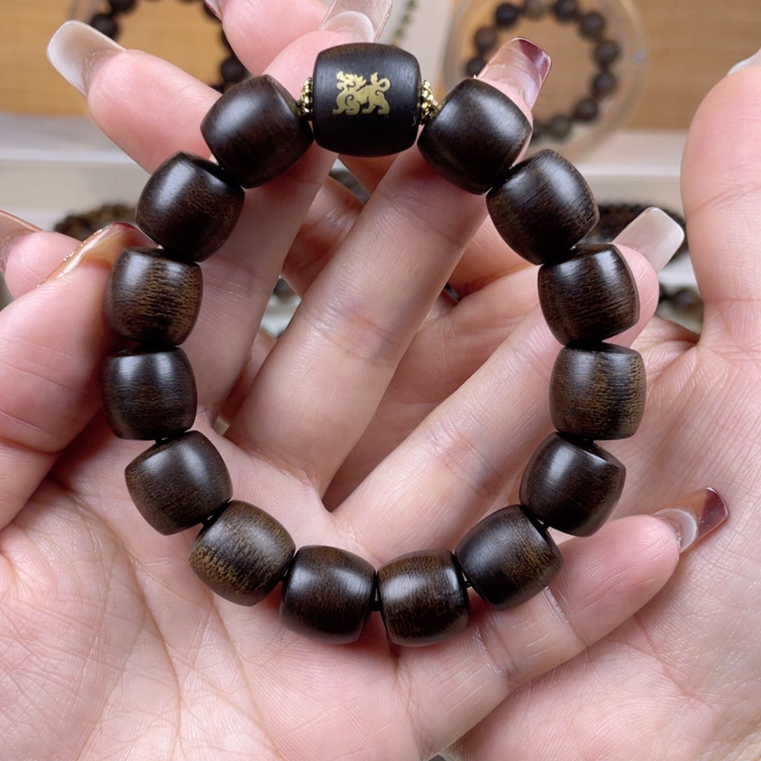 沉香手串鹊****起越南芽庄白棋楠