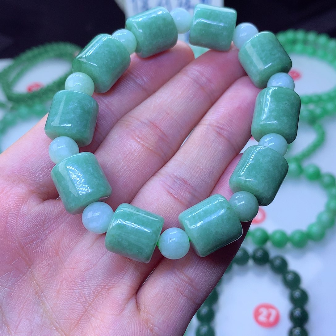 翡翠毛衣链未镶嵌