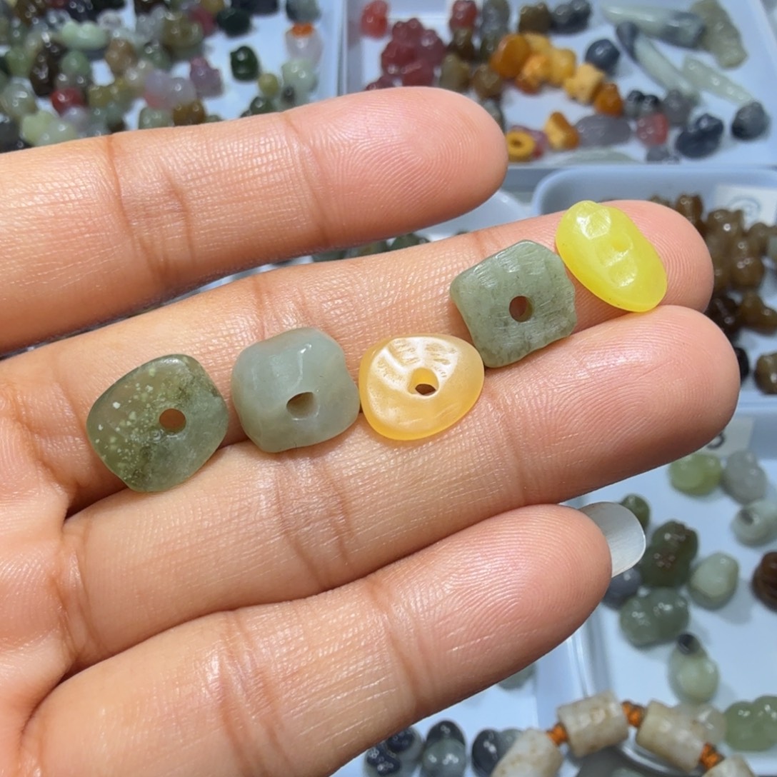 和田玉未镶嵌珠宝奇石