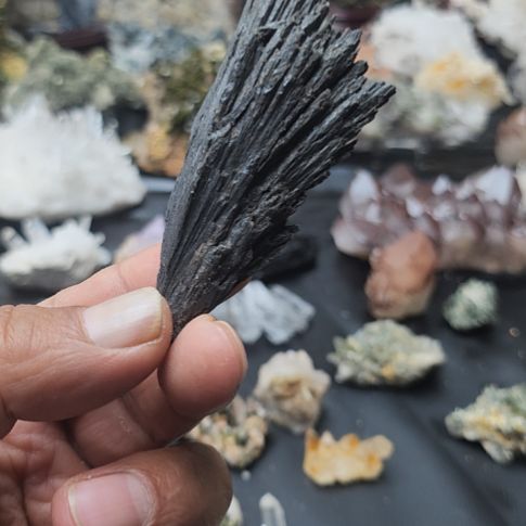 摆件水晶未镶嵌羽毛黑碧玺