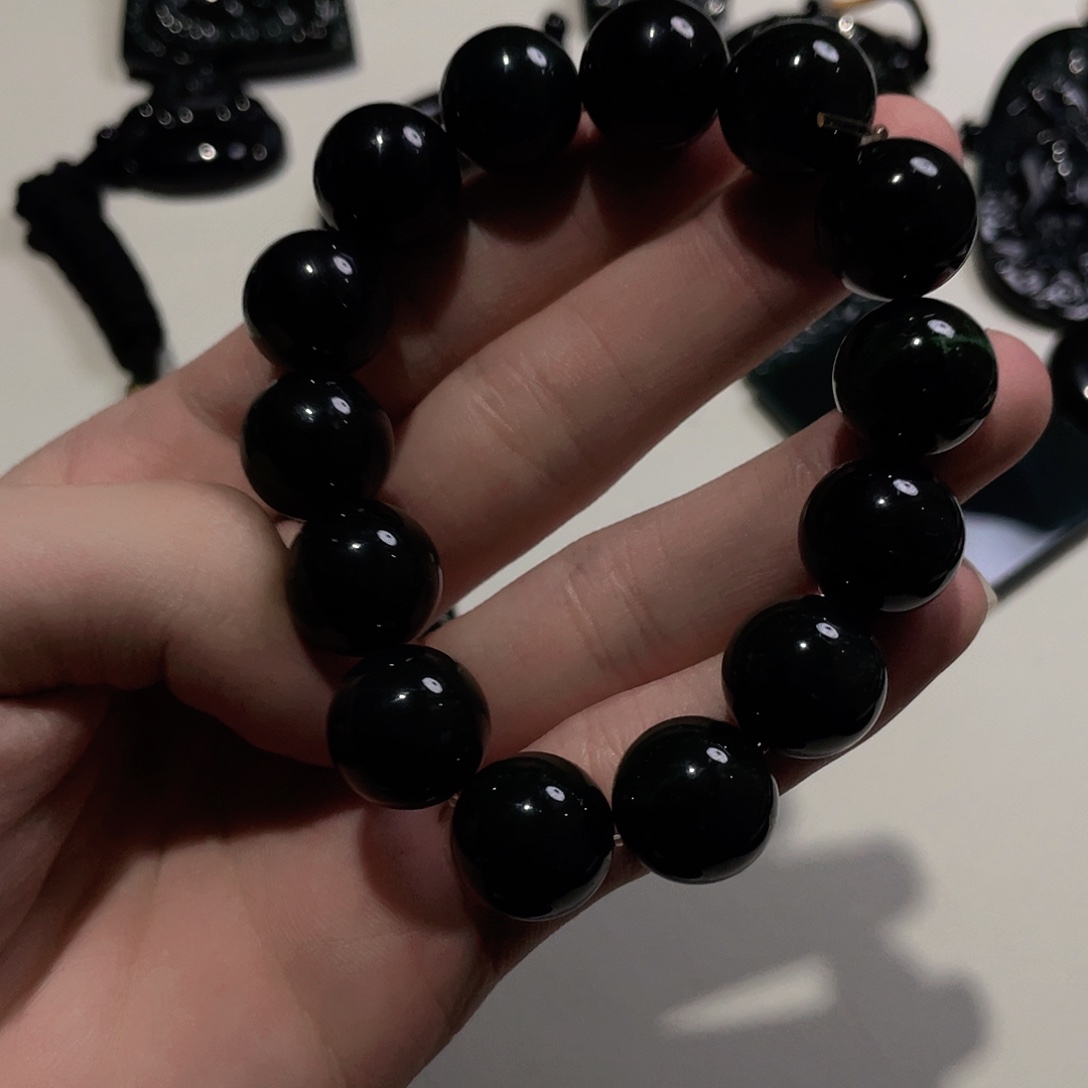 翡翠未镶嵌颈饰翡翠16